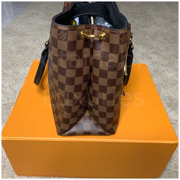 ❌SOLD ❌Authentic Louis Vuitton Riverside - Picture 4 of 8